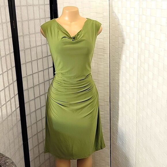 EVAN-PICONE DRAPED NECKLINE SLEEVELESS RUCHED MIDI DRESS - Picture 3 of 13